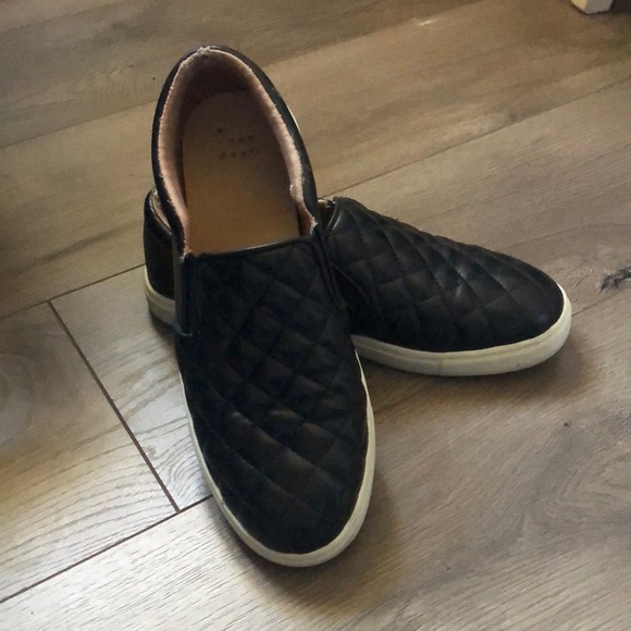 Black slip on sneakers - Picture 1 of 7